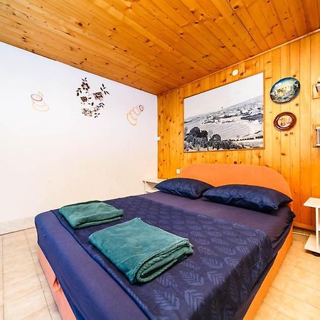 Guesthouse Ivkovic Krk Town Exterior photo