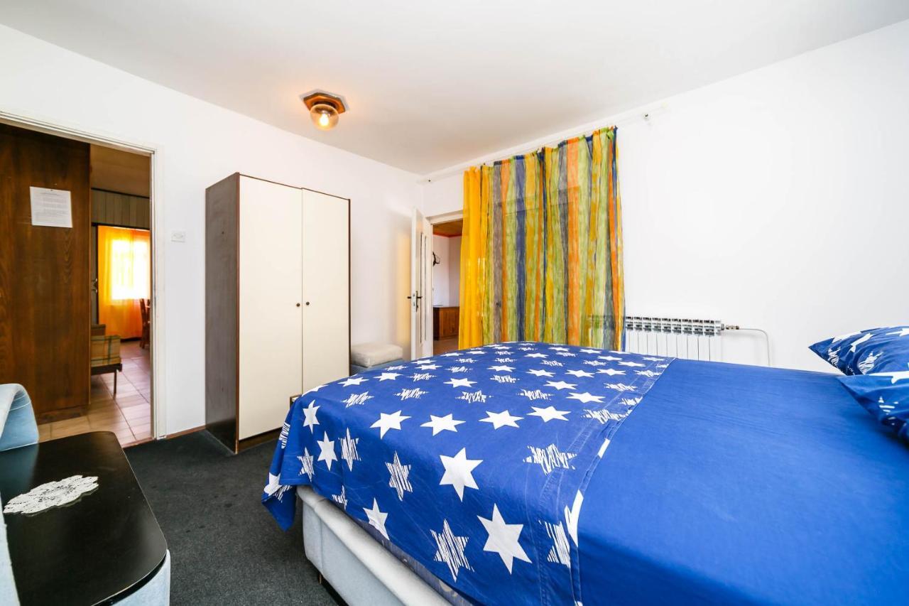 Guesthouse Ivkovic Krk Town Exterior photo