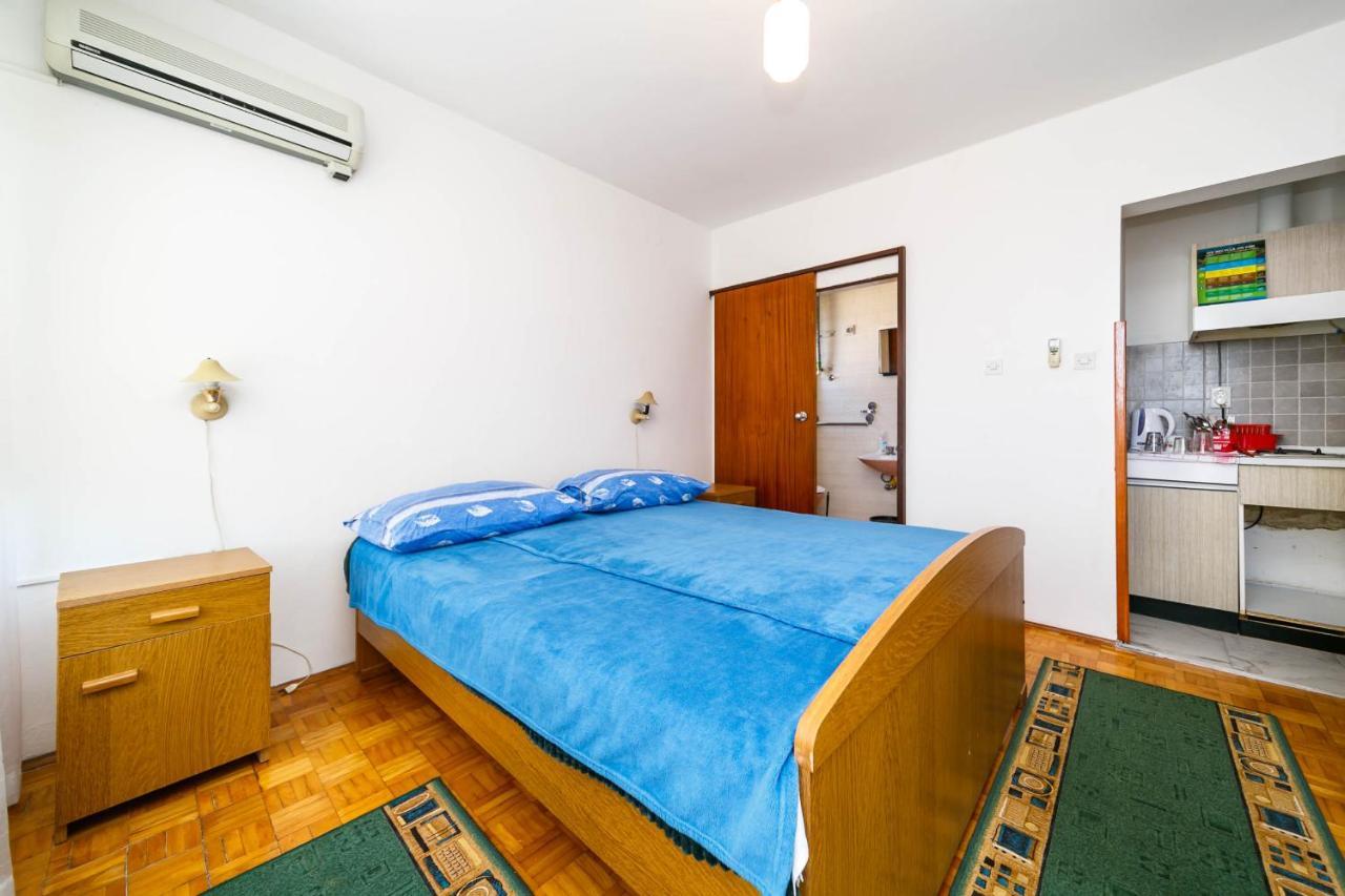 Guesthouse Ivkovic Krk Town Exterior photo